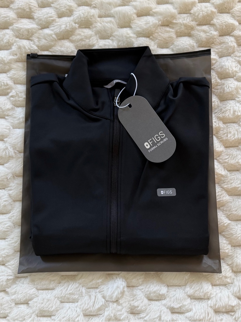 NWT - FIGS FORMx Women’s Labelle Bomber Scrub Jacket - Black - Size XS/S/M